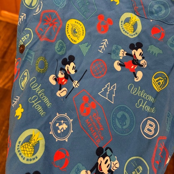 Disney Vacation Club Mickey Mouse Button Up Shirt Men's Camp Shirt - Picture 11 of 11
